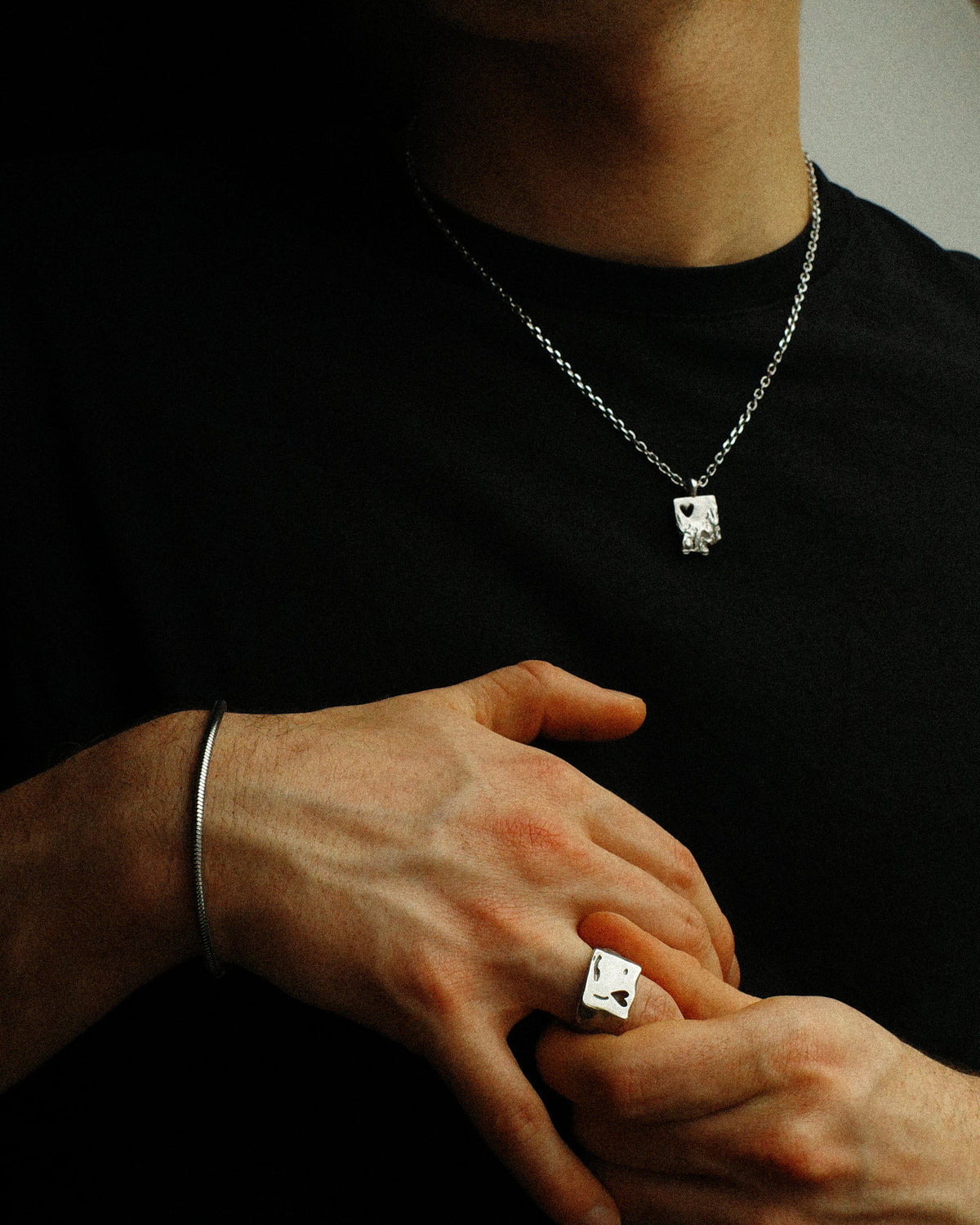 HEARTLESS RING