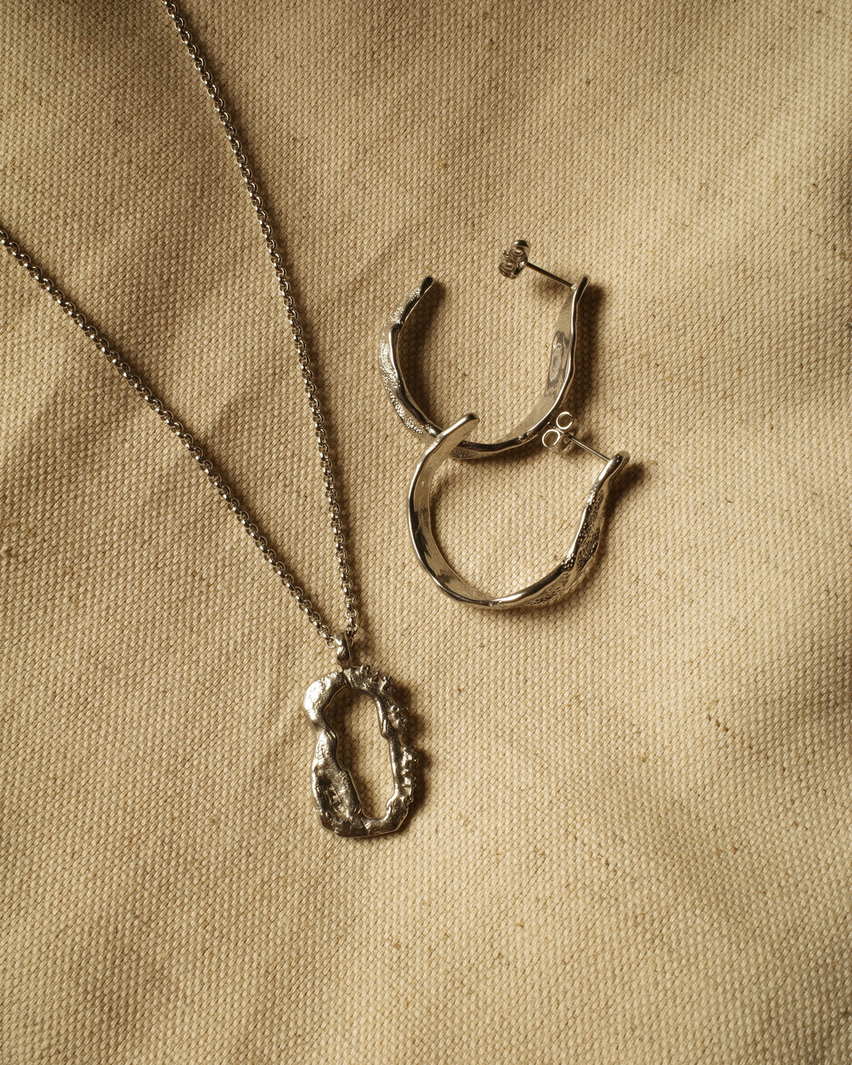HOOK EARRING - FRAGMENT STUDIO