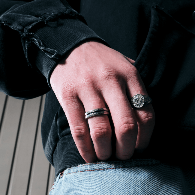 LINE RING - BLACK - FRAGMENT STUDIO