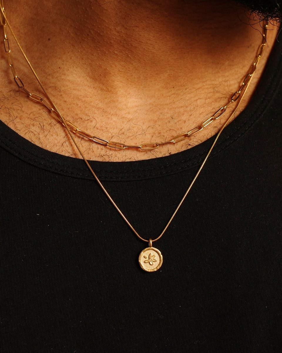 Gold Necklace – Lost Petal – Flower Medallion – Fragment Studio