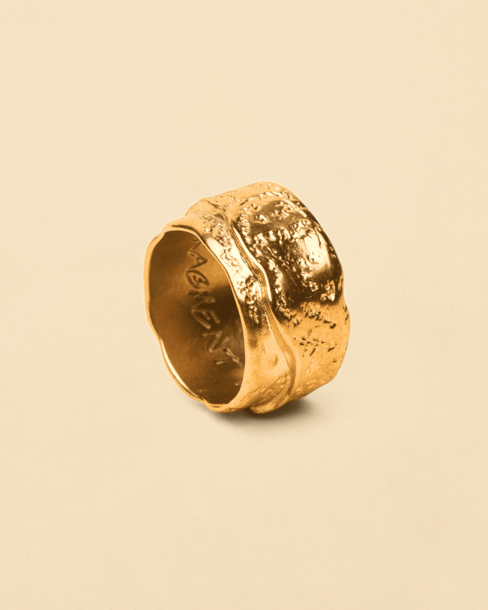 Gold Ring – Tide – Wavy Band – Fragment Studio