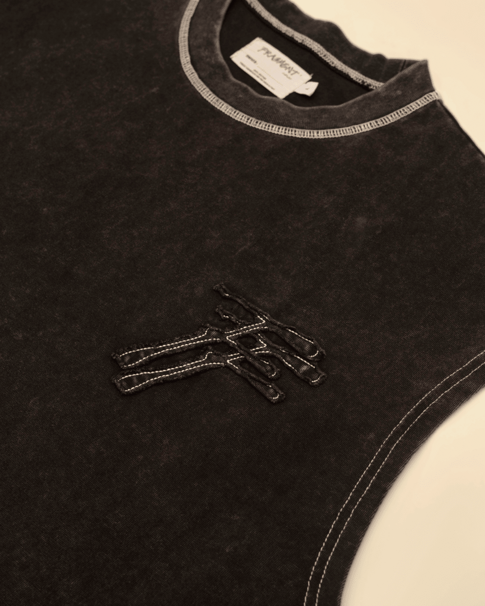 BLACK CONTRAST SLEEVELESS TEE - FRAGMENT STUDIO