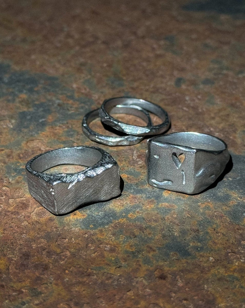 Brute Signet Ring - FRAGMENT STUDIO