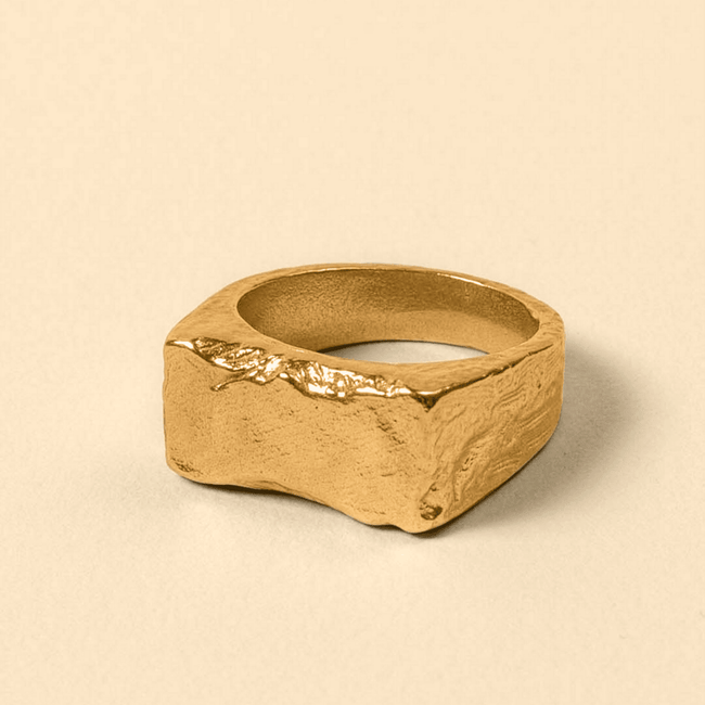BRUTE SIGNET RING [GOLD] - FRAGMENT STUDIO