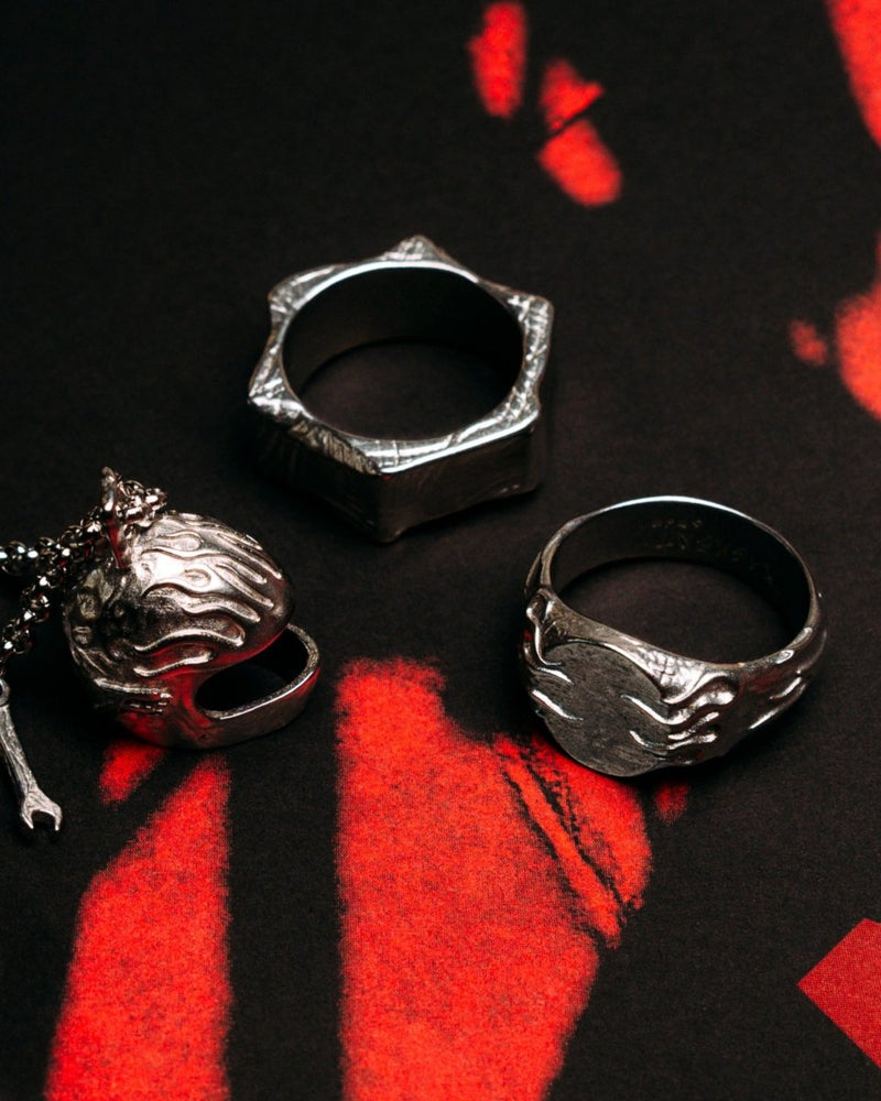 FLAME SIGNET RING - FRAGMENT STUDIO