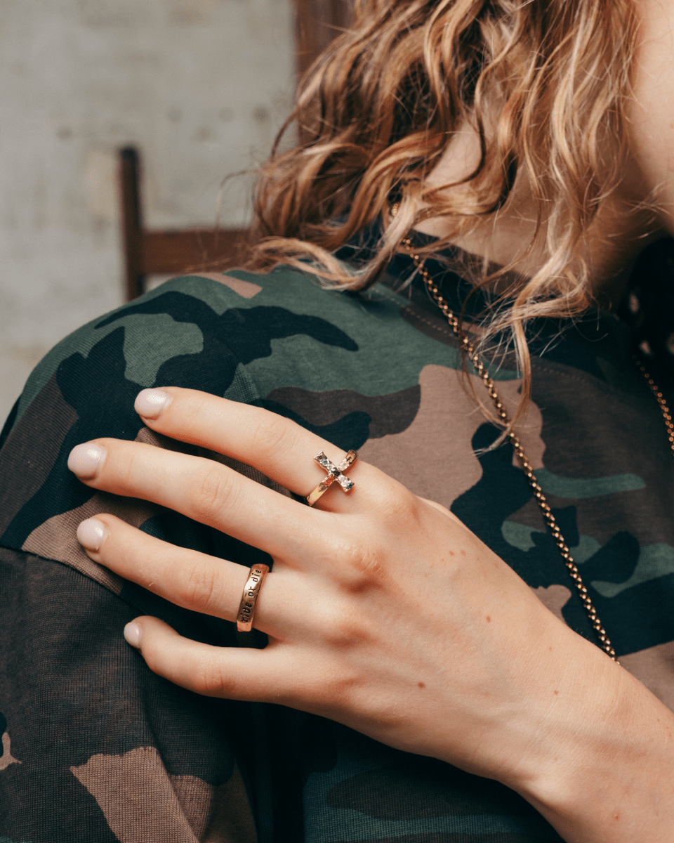 GEM CROSS RING [GOLD] - FRAGMENT STUDIO