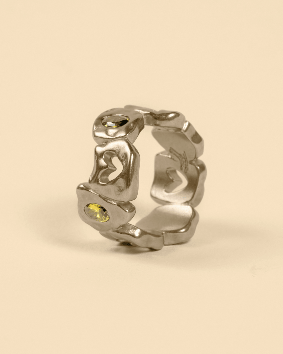HEARTLESS RING - GREEN PERIDOT - FRAGMENT STUDIO
