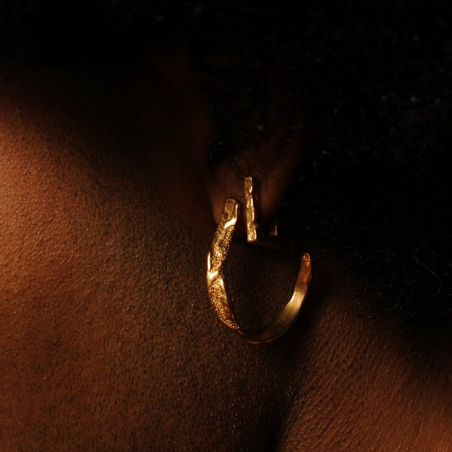 HOOK EARRING [GOLD] - FRAGMENT STUDIO