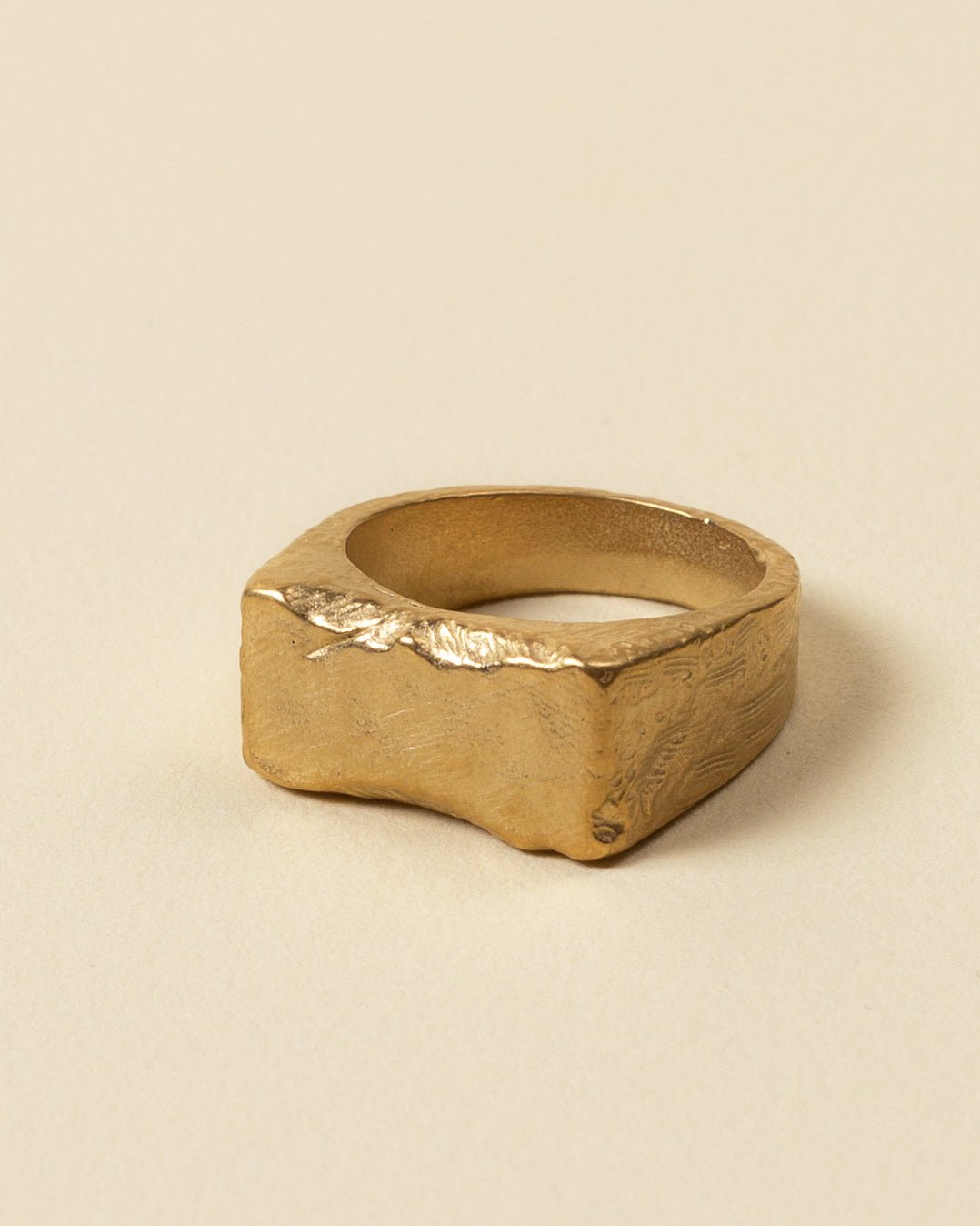 Brute Signet Ring [Gold] – FRAGMENT STUDIO