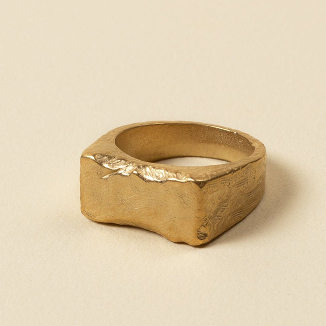 Brute Signet Ring [Gold] - FRAGMENT STUDIO